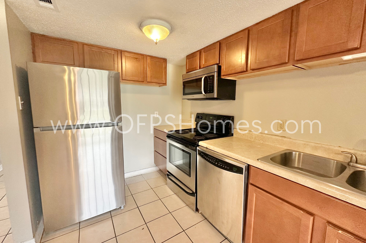 145 4th Ave - Photo 6 of 15