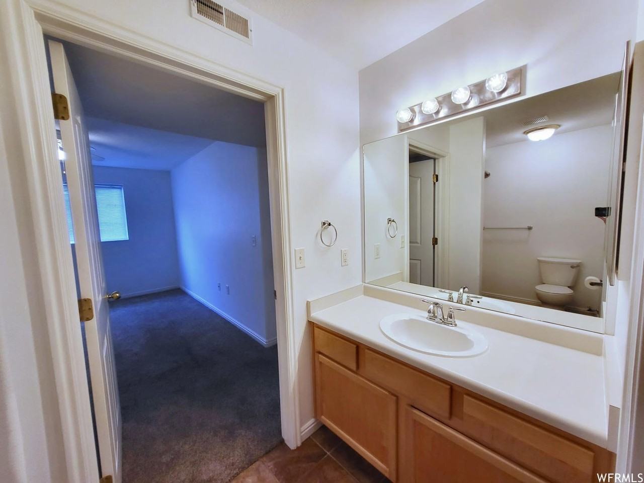 1395 S 1020 W - Photo 4 of 9