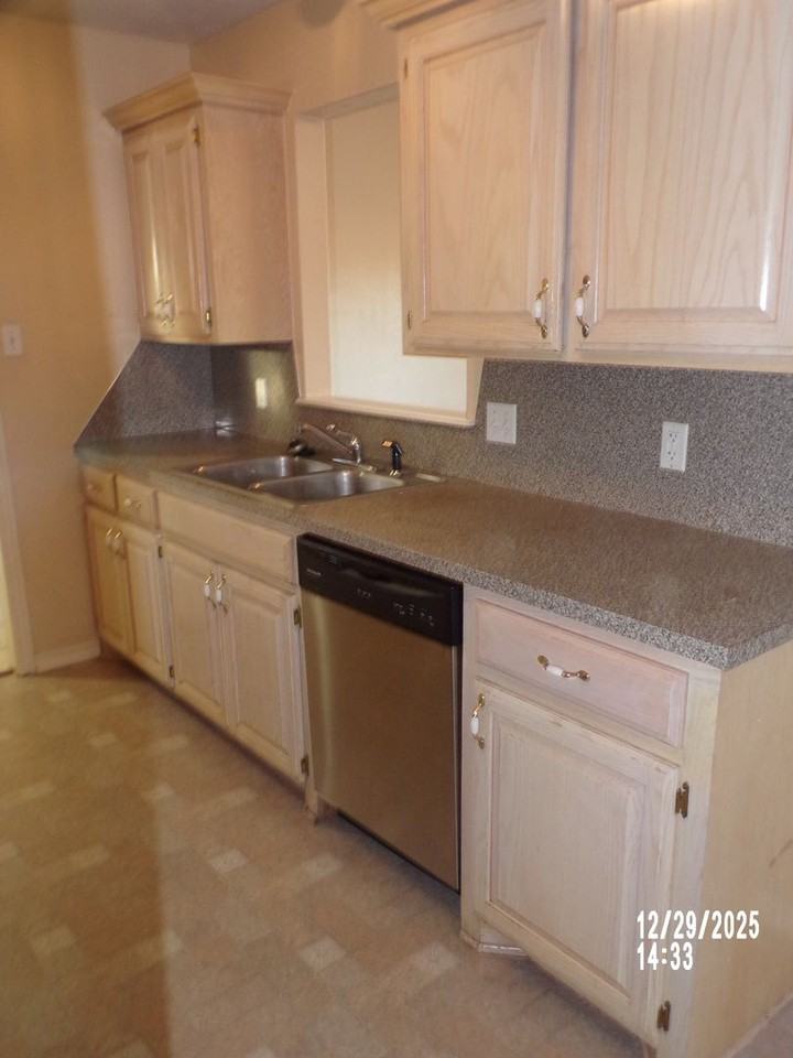 4914 Se Randolph Rd - Photo 5 of 31