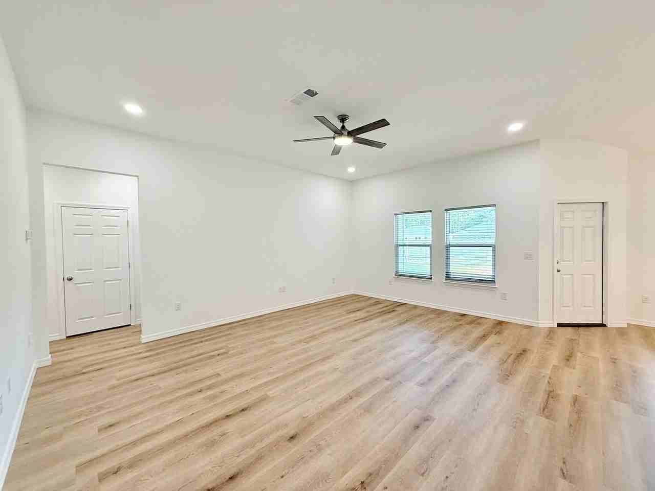 3384 Hudson Bnd - Photo 2 of 16