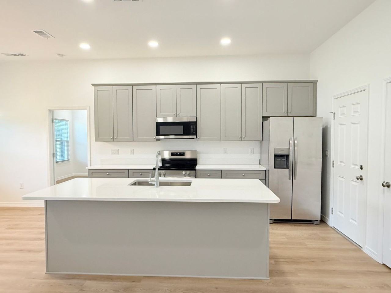 3384 Hudson Bnd - Photo 4 of 16