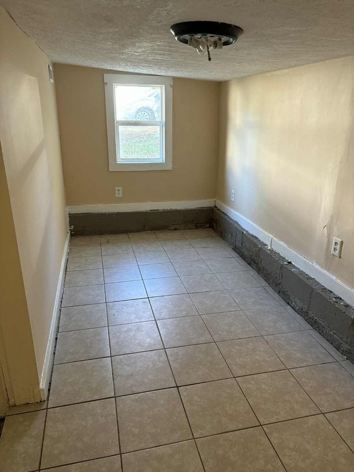 206 N Morgan St - Photo 6 of 6