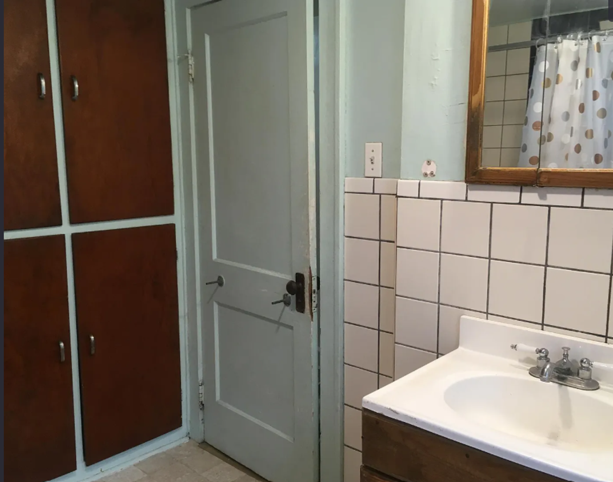 971 Peckham St - Photo 4 of 8