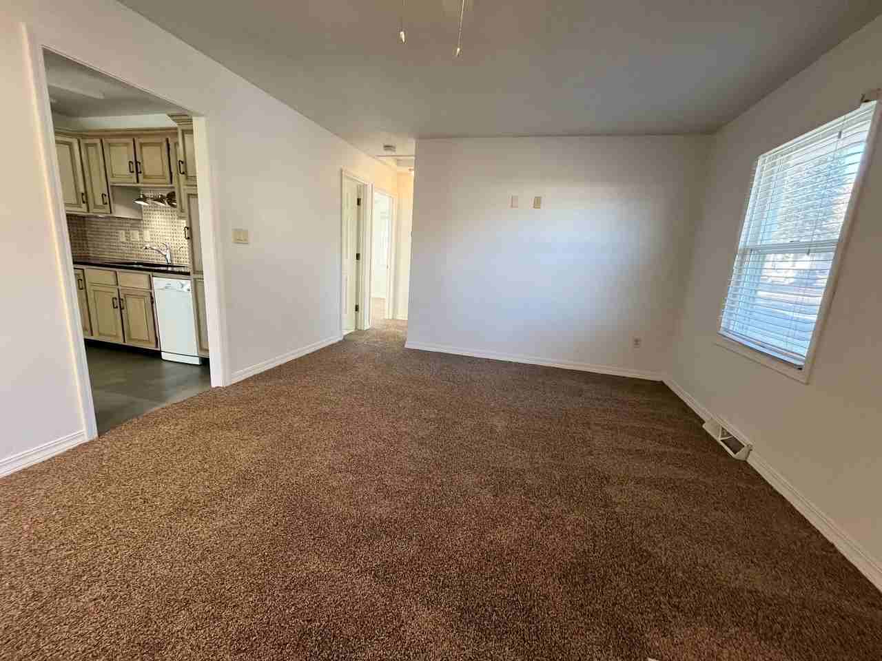 3005 E 22nd St - Photo 7 of 31