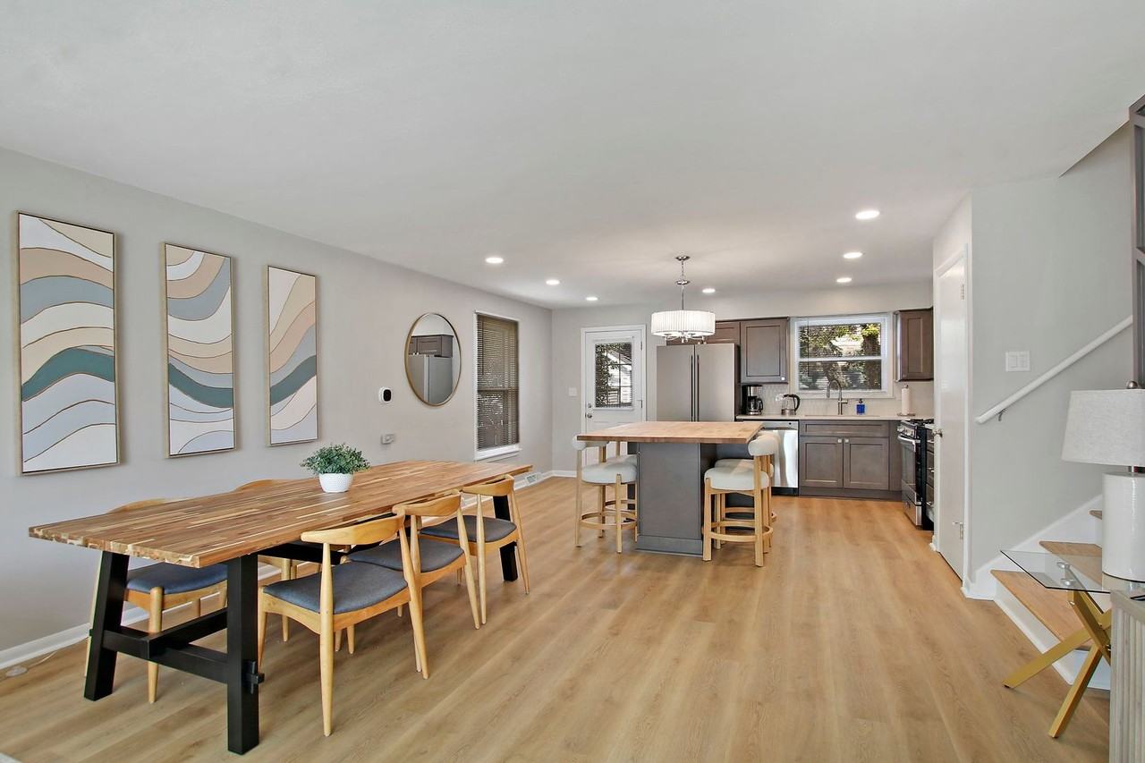 410 W Mueller St - Photo 2 of 11