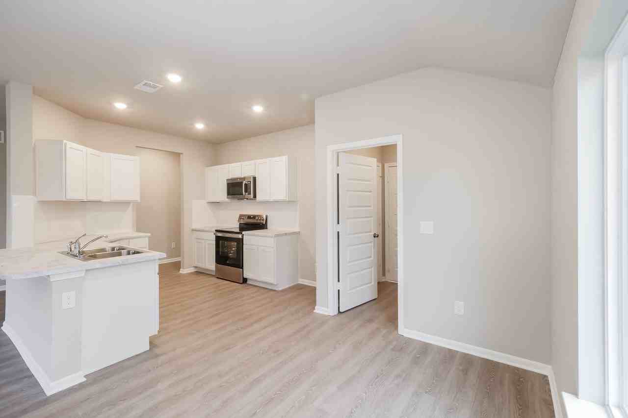 20264 W 194th St - Photo 5 of 16