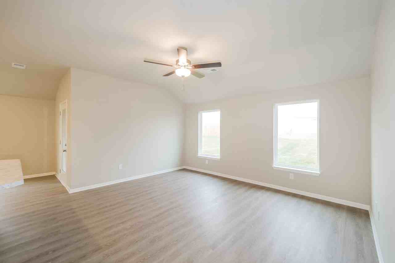 20264 W 194th St - Photo 6 of 16