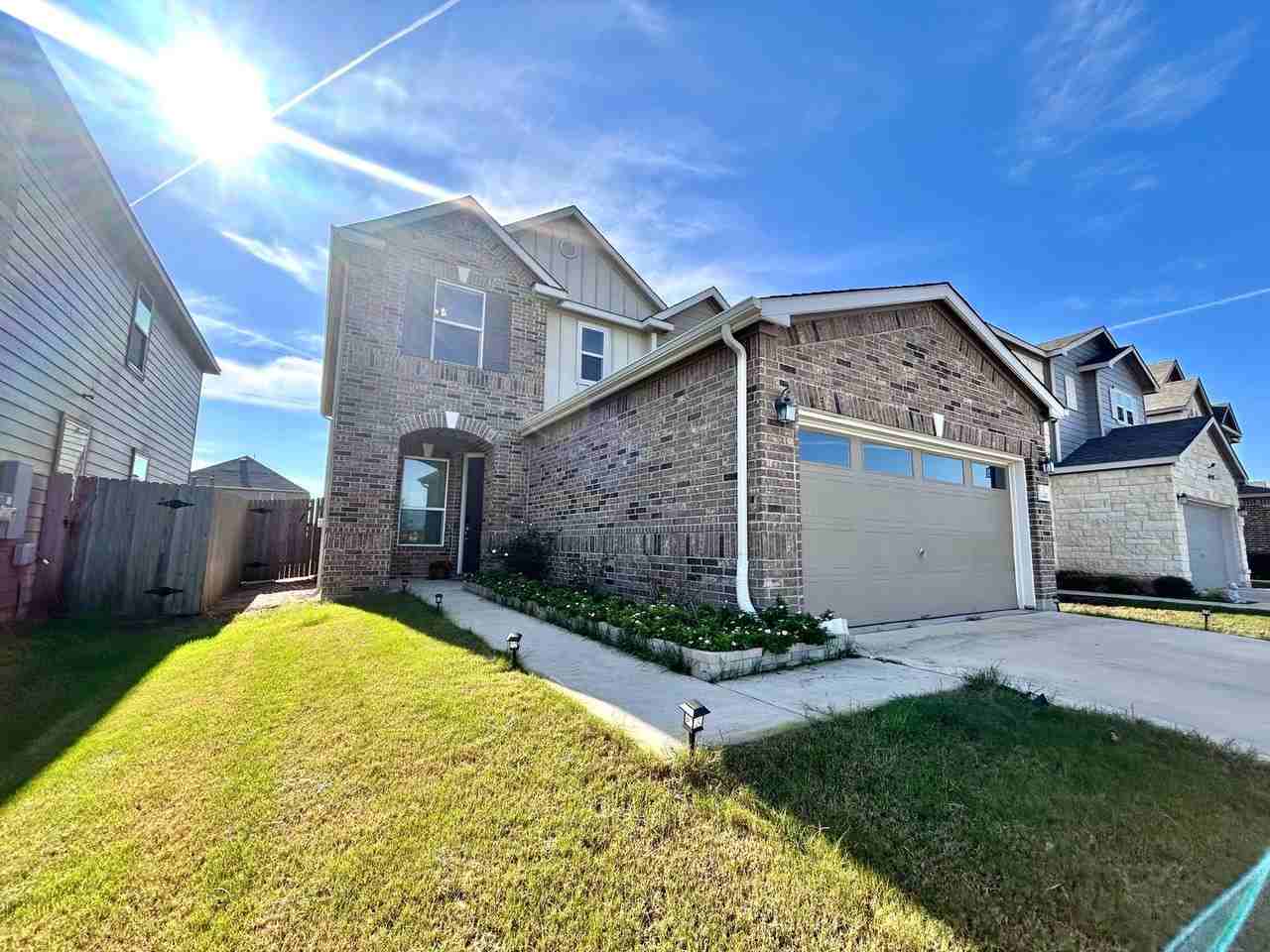 12421 Ace In The Hole Ln - Photo 2 of 32