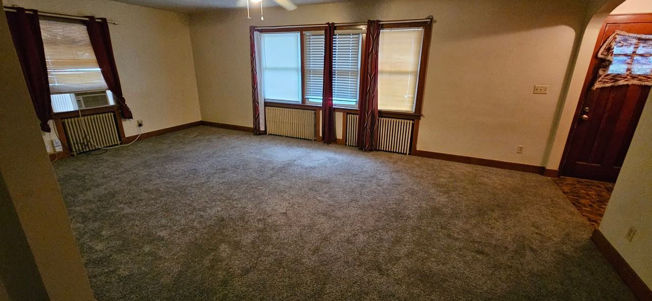 1363 W 12th St - Photo 2 of 18