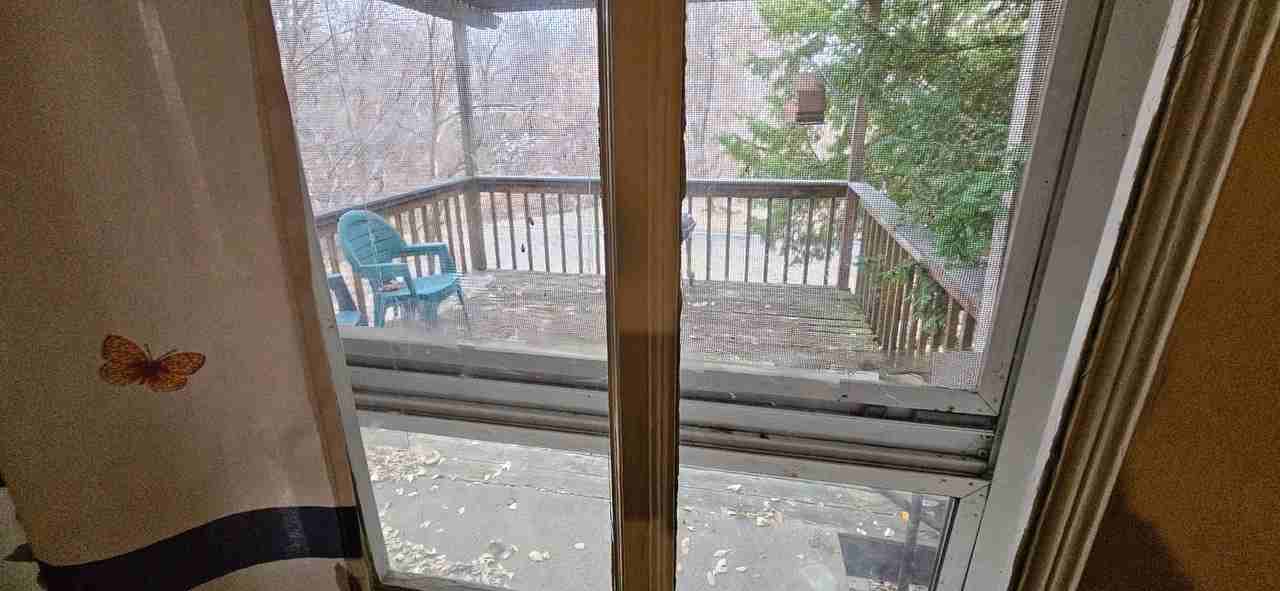 1363 W 12th St - Photo 5 of 18