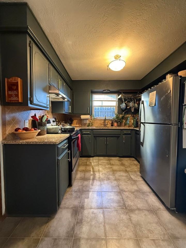 1206 Sw 60th St - Photo 5 of 19