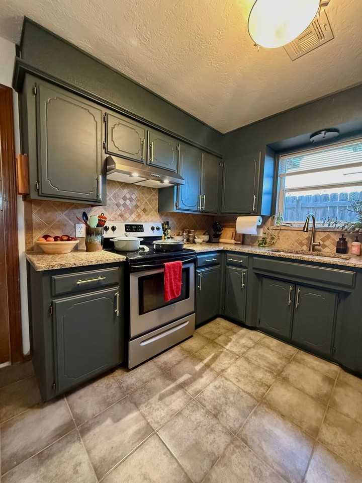 1206 Sw 60th St - Photo 6 of 19