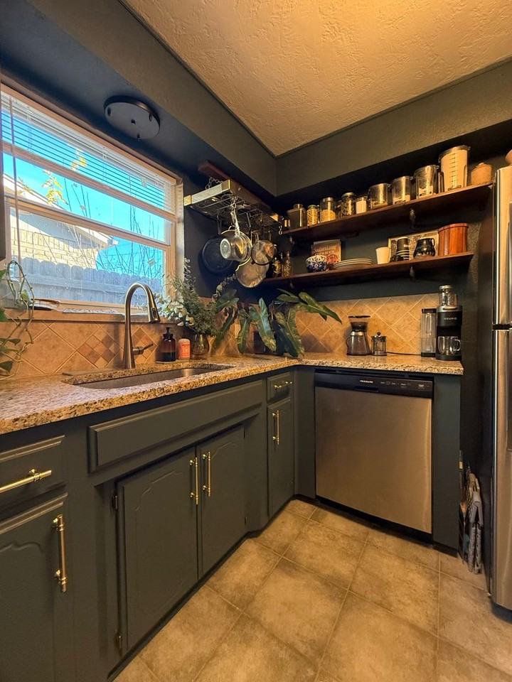 1206 Sw 60th St - Photo 7 of 19