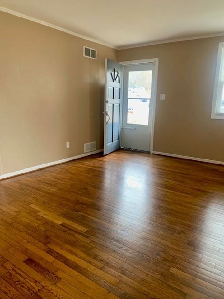 532 Overlook St - Photo 3 of 13