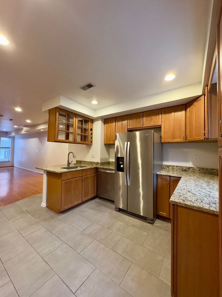 126 Burnett St - Photo 7 of 26