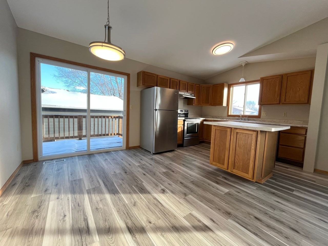 6320 W 66th St - Photo 7 of 37