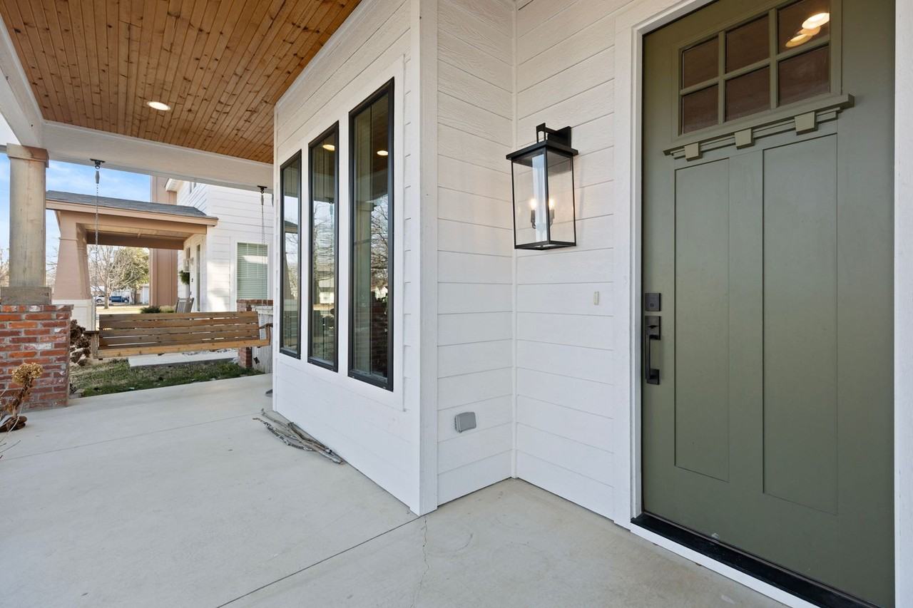 315 E Freeport St - Photo 4 of 43