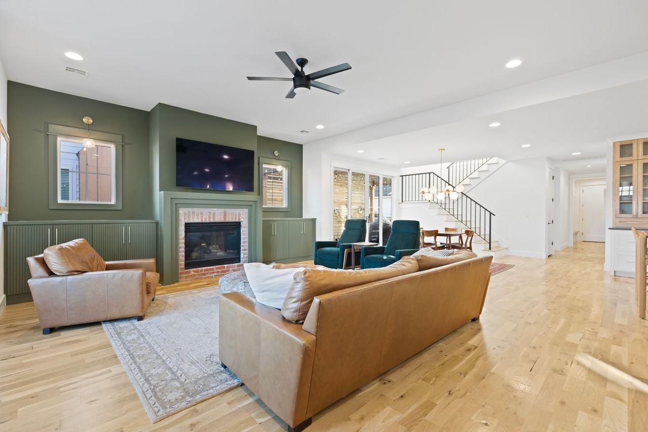 315 E Freeport St - Photo 6 of 43