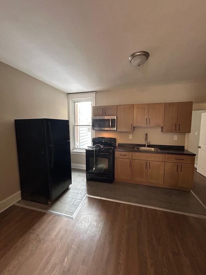 225 S 62ND ST PHILADELPHIA PA 19139 - Photo 3 of 20