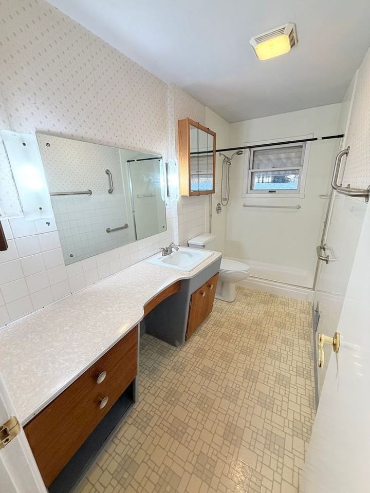 2903 W Princeton Ave - Photo 6 of 17