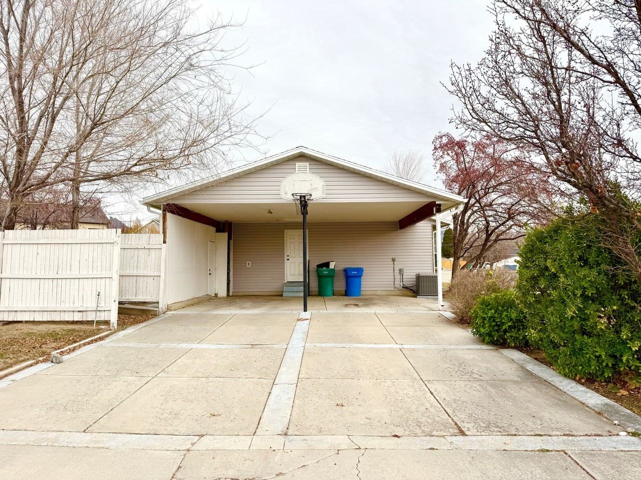 223 E 1350 N - Photo 4 of 16