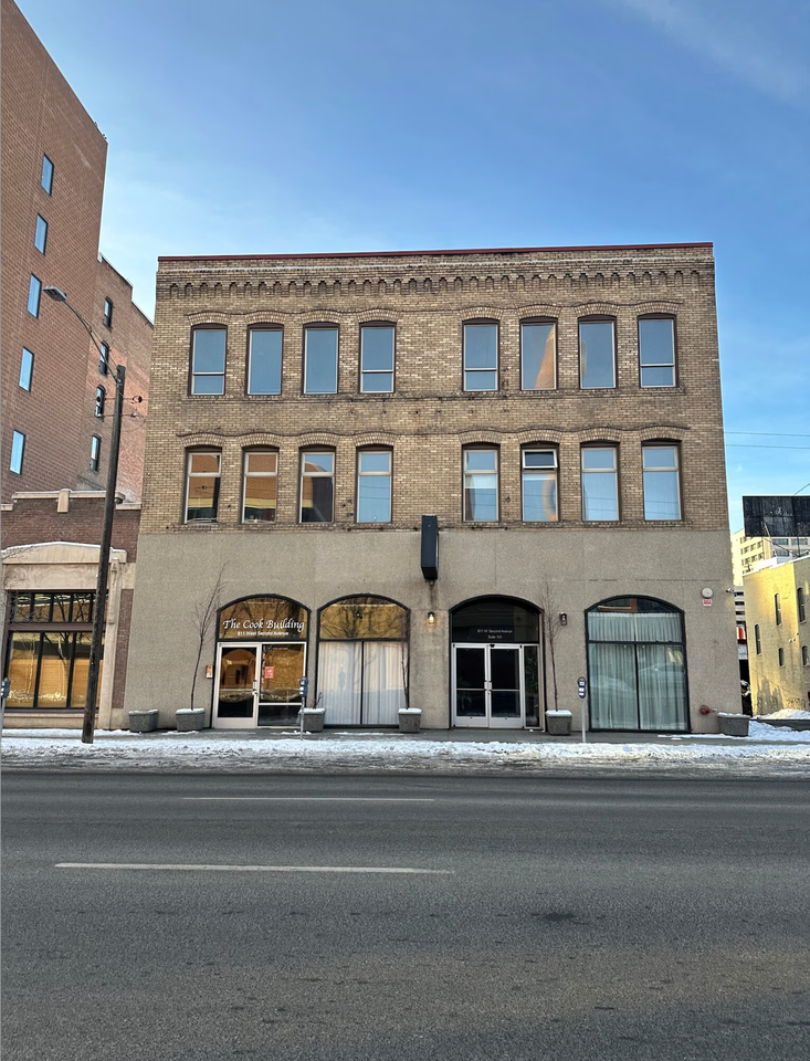 811 W 2nd Ave - Photo 3 of 34