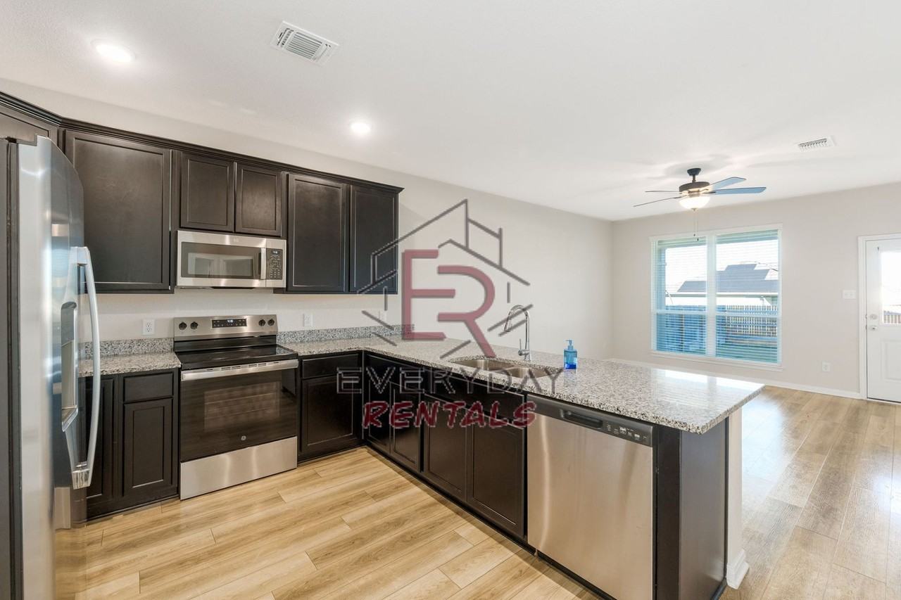 10006 Cauthon Cv - Photo 2 of 15