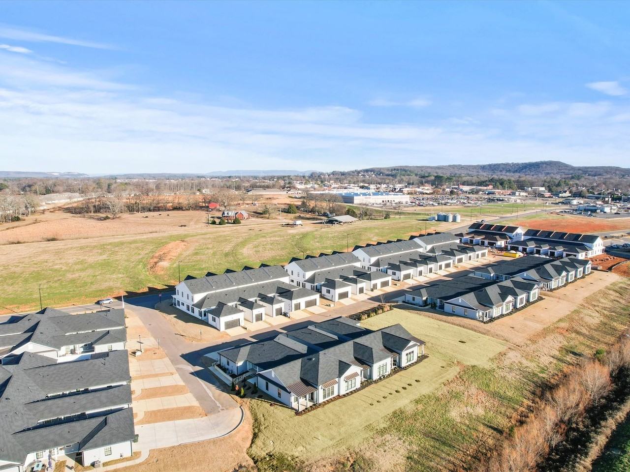 136 Moss Brook Ln - Photo 2 of 28