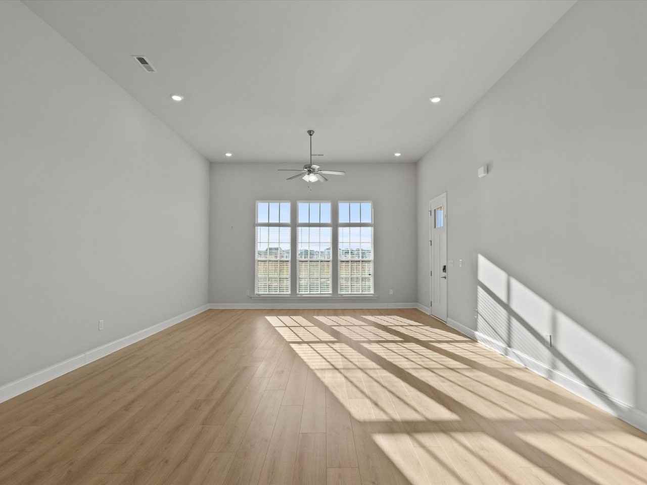 136 Moss Brook Ln - Photo 7 of 28