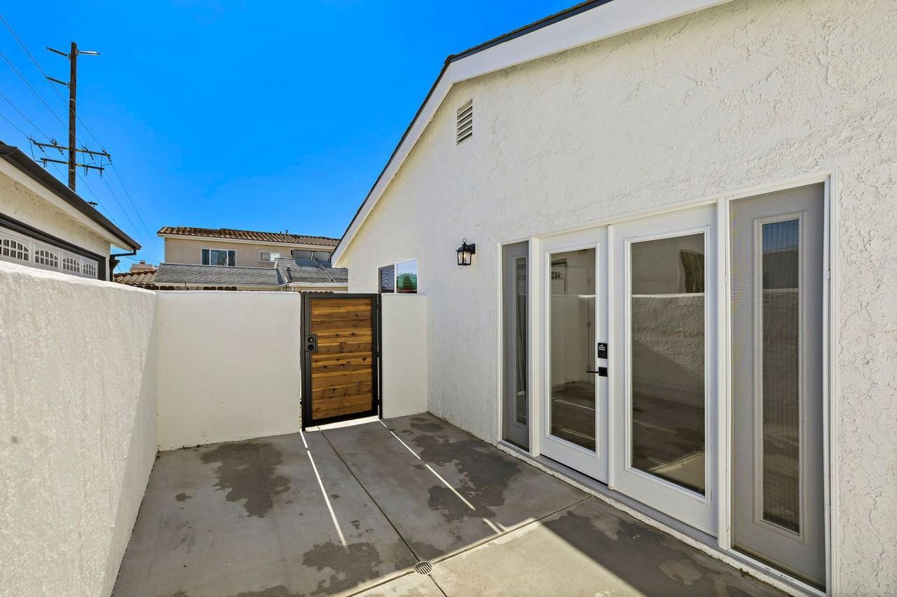 118 Avenida Santa Margarita #B - Photo 3 of 12