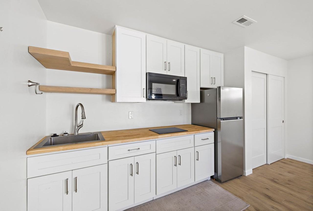 118 Avenida Santa Margarita #B - Photo 7 of 12