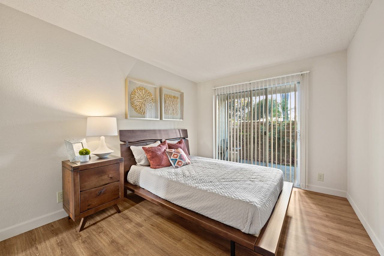 Sundale - Photo 2 of 44