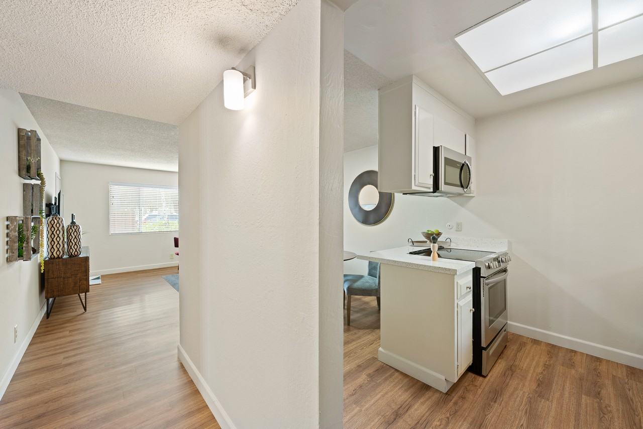 Sundale - Photo 5 of 44