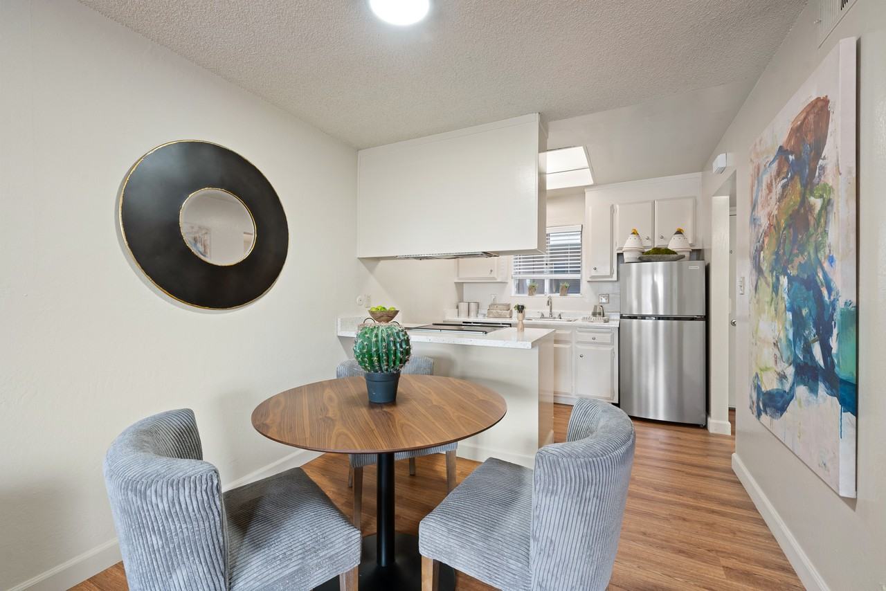 Sundale - Photo 6 of 44