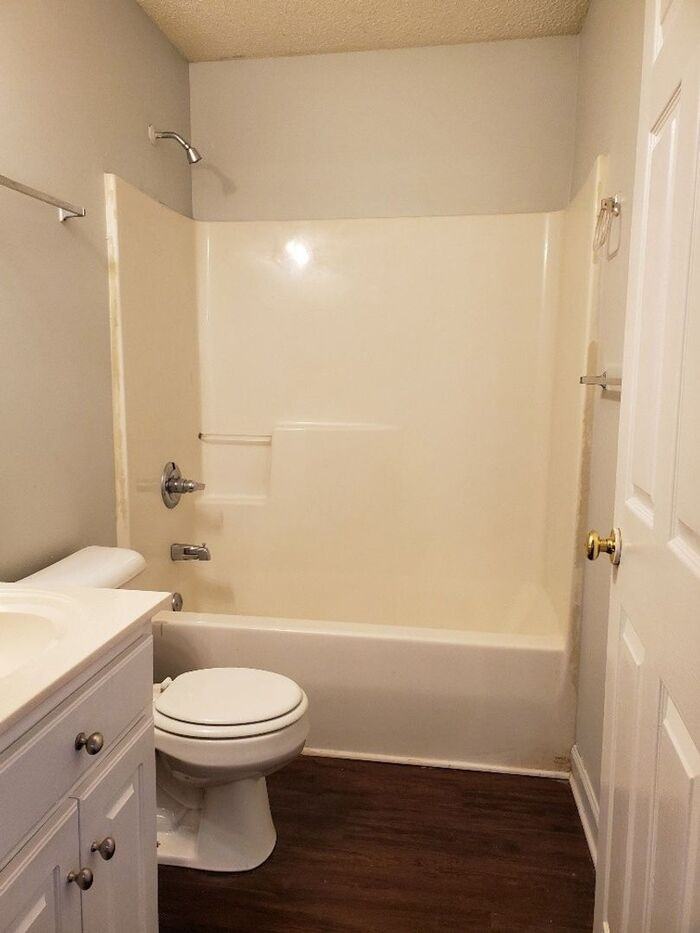 1010 Wildwood Ln - Photo 7 of 16