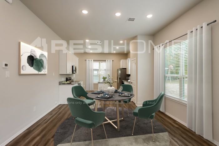 1010 Shawnee Dr - Photo 3 of 20