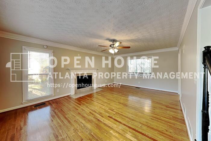 1035 Atherton Ln - Photo 5 of 26