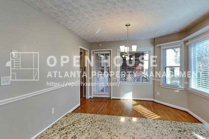 1035 Atherton Ln - Photo 7 of 26