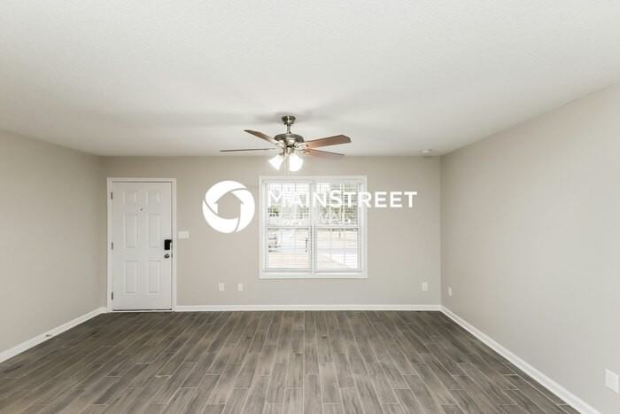 1091 Woodwind Dr - Photo 4 of 16