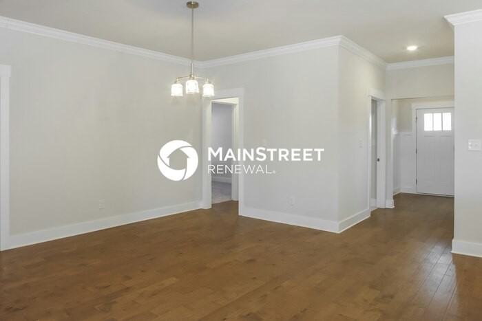 14705 Greenleaf Dr - Photo 3 of 16