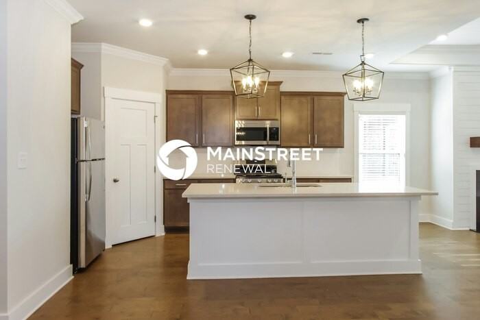 14705 Greenleaf Dr - Photo 4 of 16