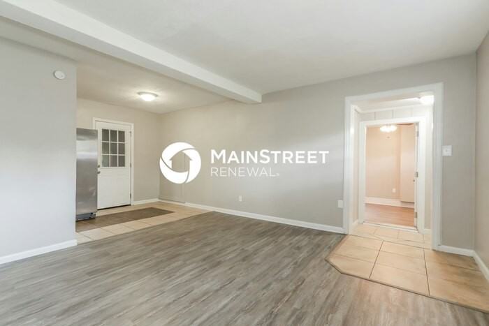 3114 Hampton Ave E - Photo 6 of 16