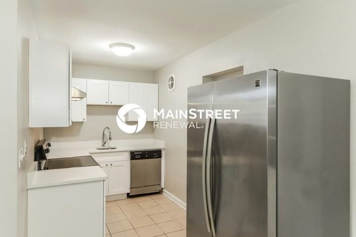 3114 Hampton Ave E - Photo 7 of 16