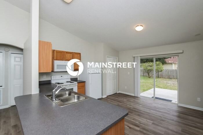 1306 Alcazar St Se - Photo 7 of 16