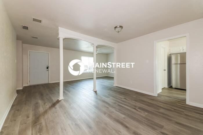 608 San Carlos Dr - Photo 3 of 16