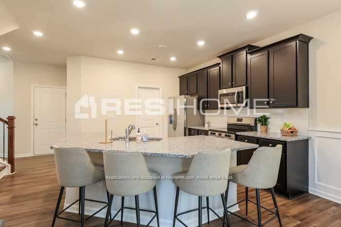 404 Buxton Ave - Photo 5 of 18