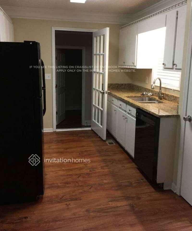 4217 Burgundy Way - Photo 3 of 6