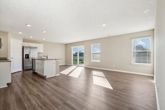 952 Lotus Dr - Photo 2 of 22