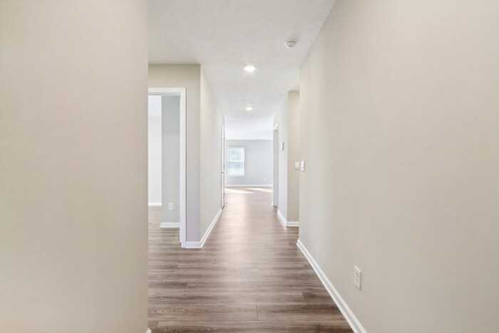 952 Lotus Dr - Photo 5 of 22