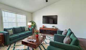 5942 Ne 42nd St - Photo 1 of 1